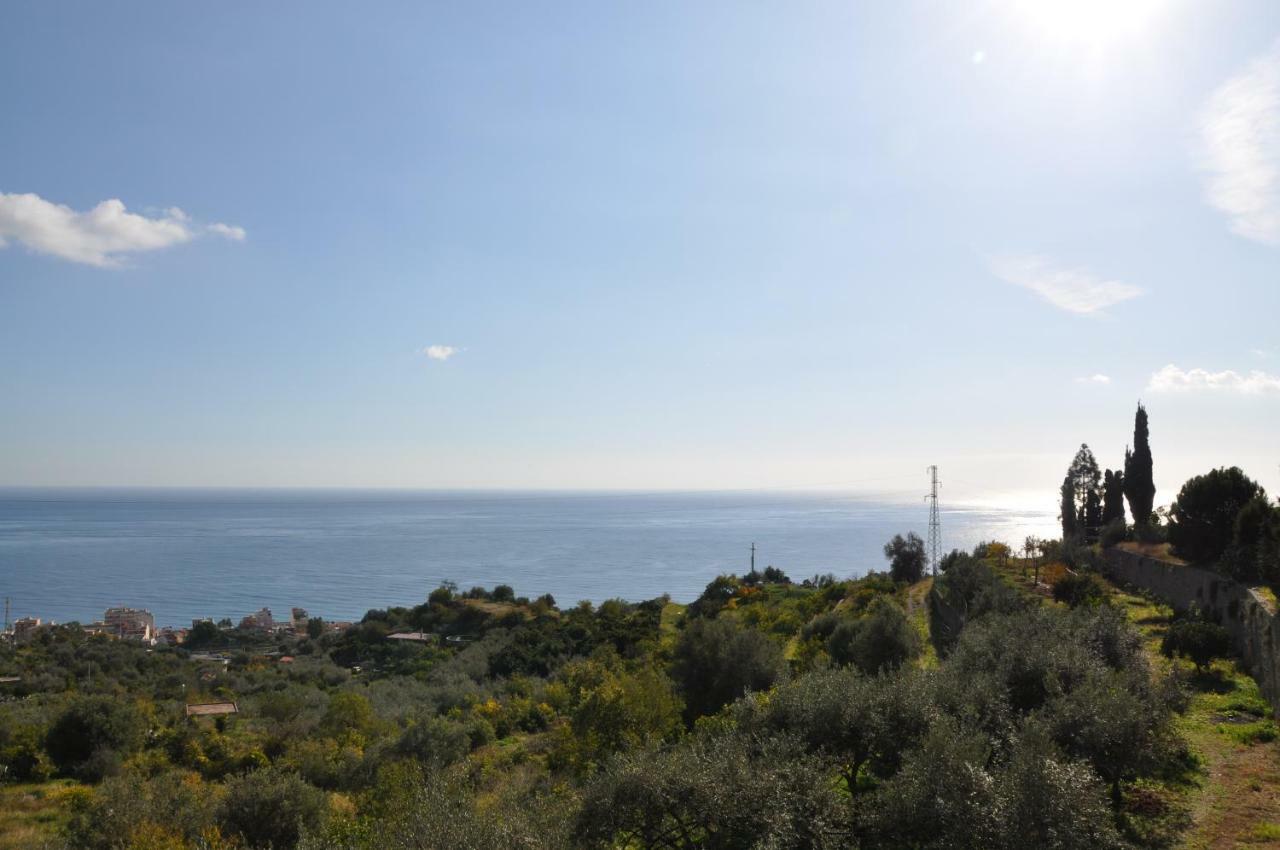 Villa Gemma Di Mare Santa Teresa Di Riva Exterior foto