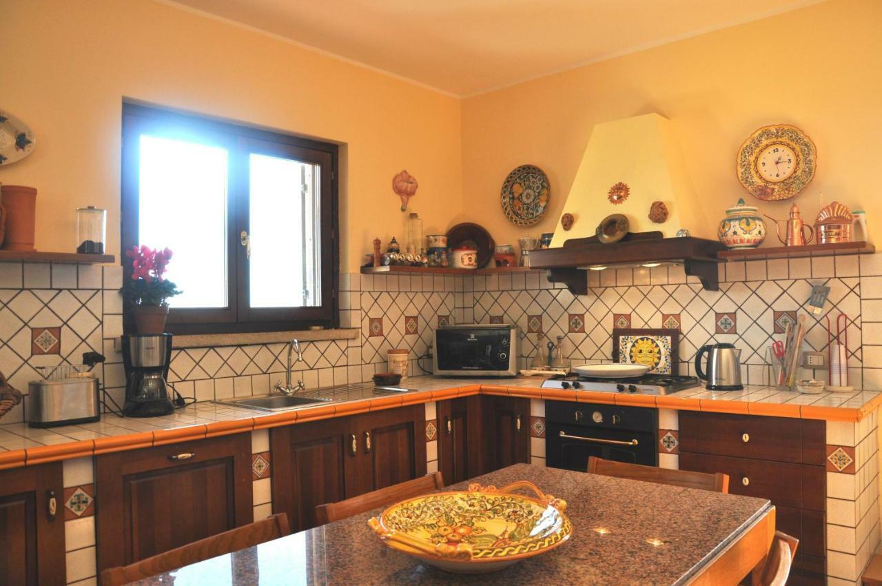 Villa Gemma Di Mare Santa Teresa Di Riva Exterior foto